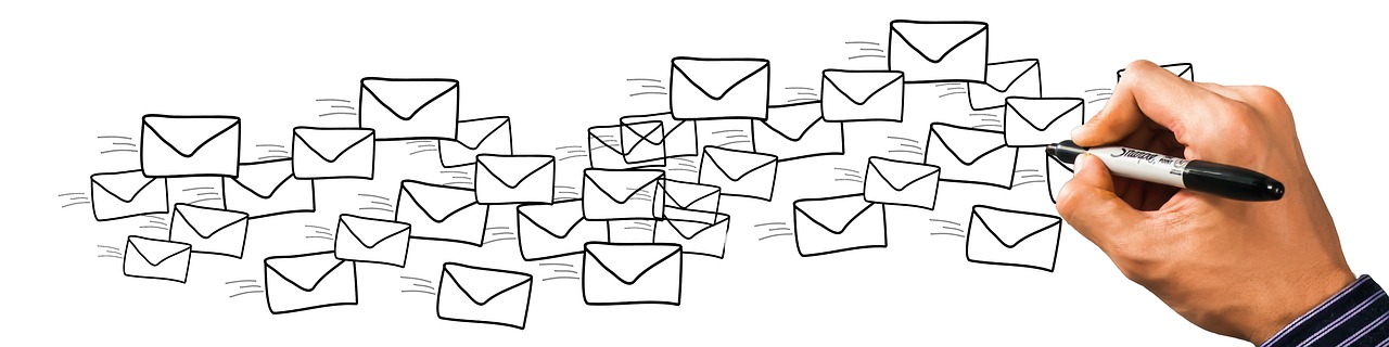 Email marketing: reach large groups and use one-to-one messages